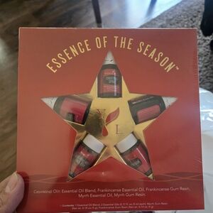 Young Living Essence of the Season Red and Gold Set